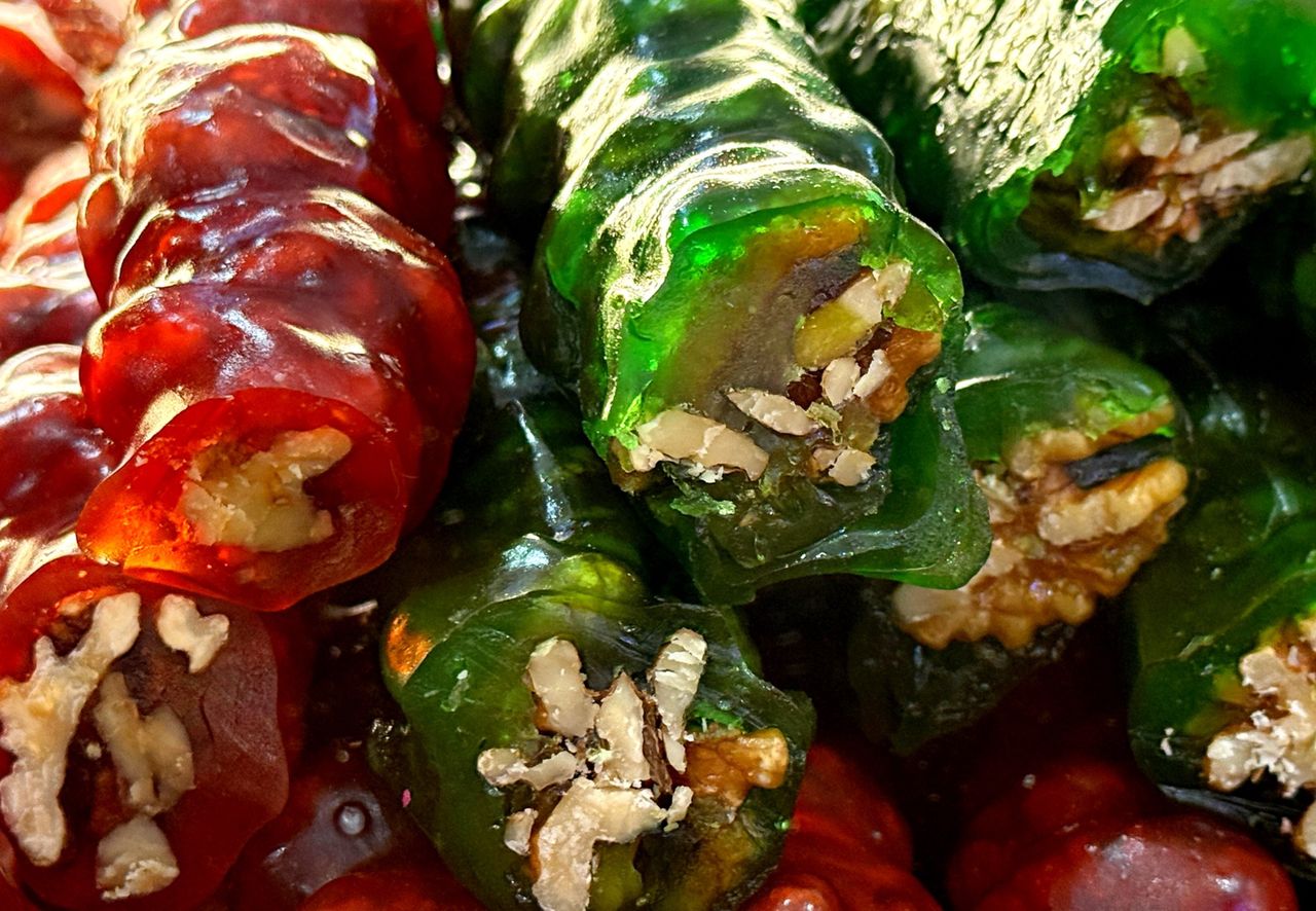 Wygląda dziwnie, smakuje genialnie. Czurczchela nie jest zwykłym słodyczem