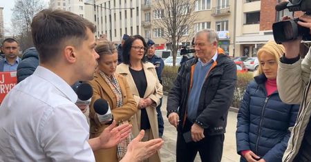 Zaatakował TVP. "Niech się pani tak szyderczo nie śmieje"