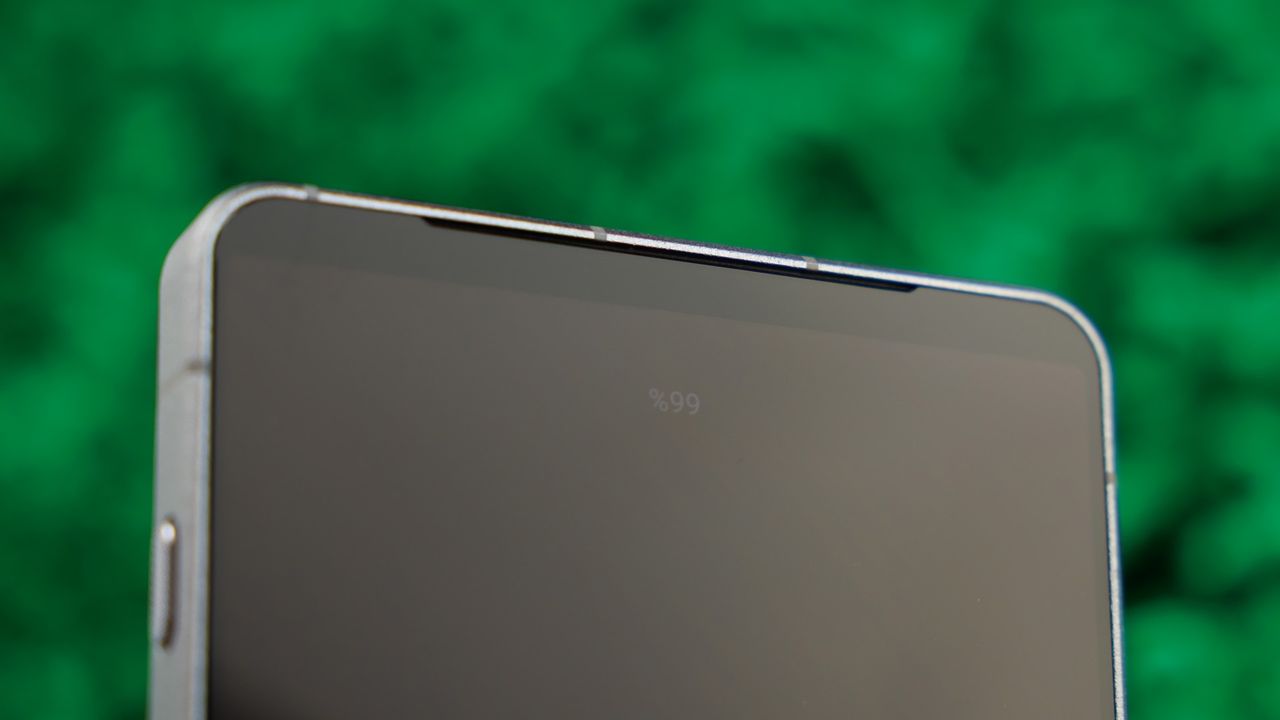 Wyloty głośników w Sony Xperia 1 VIII.