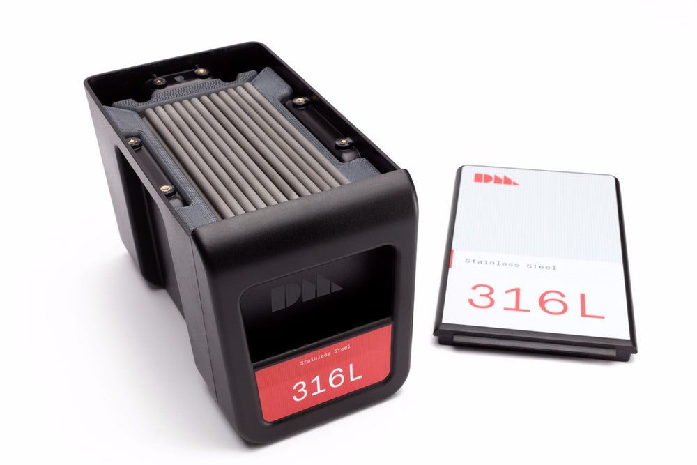 Kaseta z metalem: włóż i drukuj