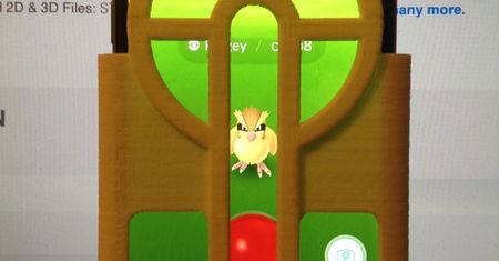 Chcesz zawsze trafiać w Pokemona? Wydrukuj nakładkę na telefon
