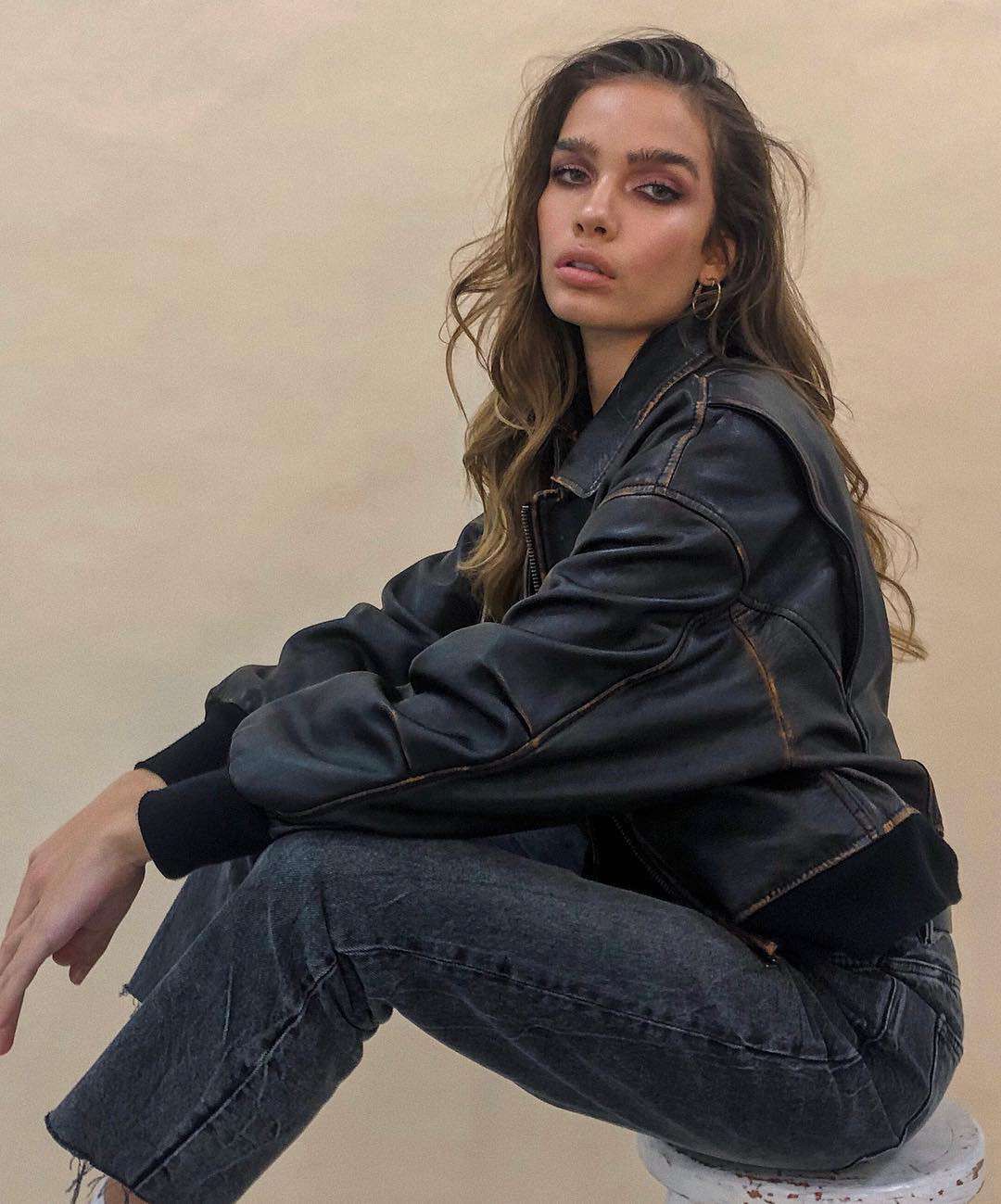 Hana Cross i Brooklyn Beckham są parą