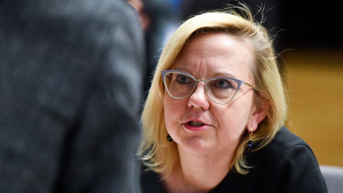 Warszawa, 24.01.2023. Minister klimatu i środowiska Anna Moskwa na posiedzeniu sejmowych komisji: do spraw energii, klimatu i aktywów państwowych oraz samorządu terytorialnego i polityki regionalnej w Sejmie w Warszawie, 24 bm. Posłowie zajmą się tzw. ustawą wiatrakową. (ad) PAP/Radek Pietruszka