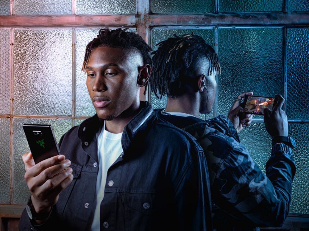 Razer Phone 2 oficjalnie. Jest szybszy, lepiej wykonany i ma podświetlenie Chroma 10