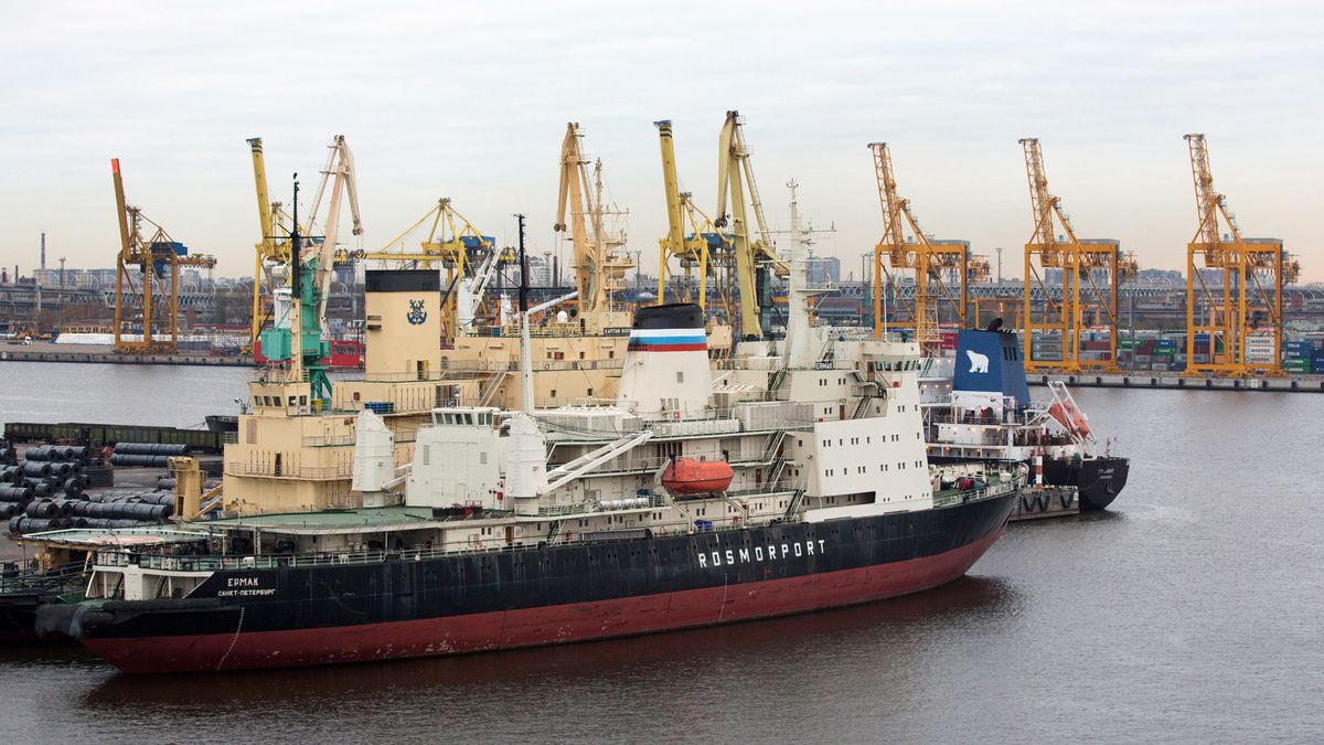 European Shipping Hubs As Tanker Rates Surge Ahead Of OPEC Deal
Icebreaker vessel MS Ermak, operated by Rosmorport FSUE, sit at moorings in the harbor area at the Big Port of Saint-Petersburg in Saint Petersburg, Russia, on Monday, Oct. 17, 2016. Oil tanker rates jumped to a four month high as traders booked the most cargoes for the time of year on record, offering signs that Middle East producers could be adding barrels to the market just before OPEC embarks on its deepest output cuts in eight years. Photographer: Andrey Rudakov/Bloomberg via Getty Images
Bloomberg
Cargo Transport, Shipping Service, EMEA, Markets, Shipping, Finance, Financial