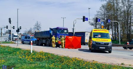 Śląskie. Piesza potrącona na DK 1 w Czechowicach-Dziedzicach. Gigantyczne utrudnienia