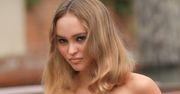 Tak Lily-Rose Depp wyszła na zakupy. Jej stylizacja to nietypowe połączenie
