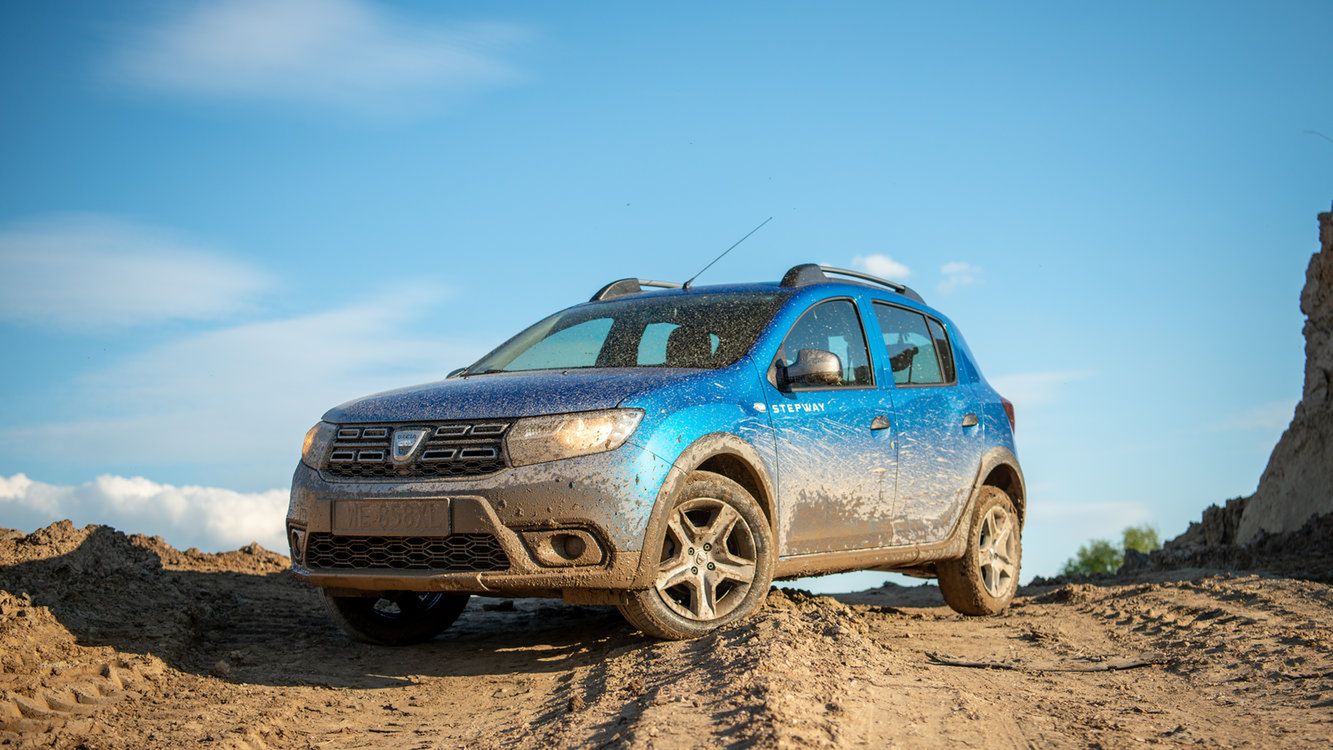 Nawet taka ładnie skonfigurowana Dacia Sandero to wydatek rzędu 55 tys. zł.