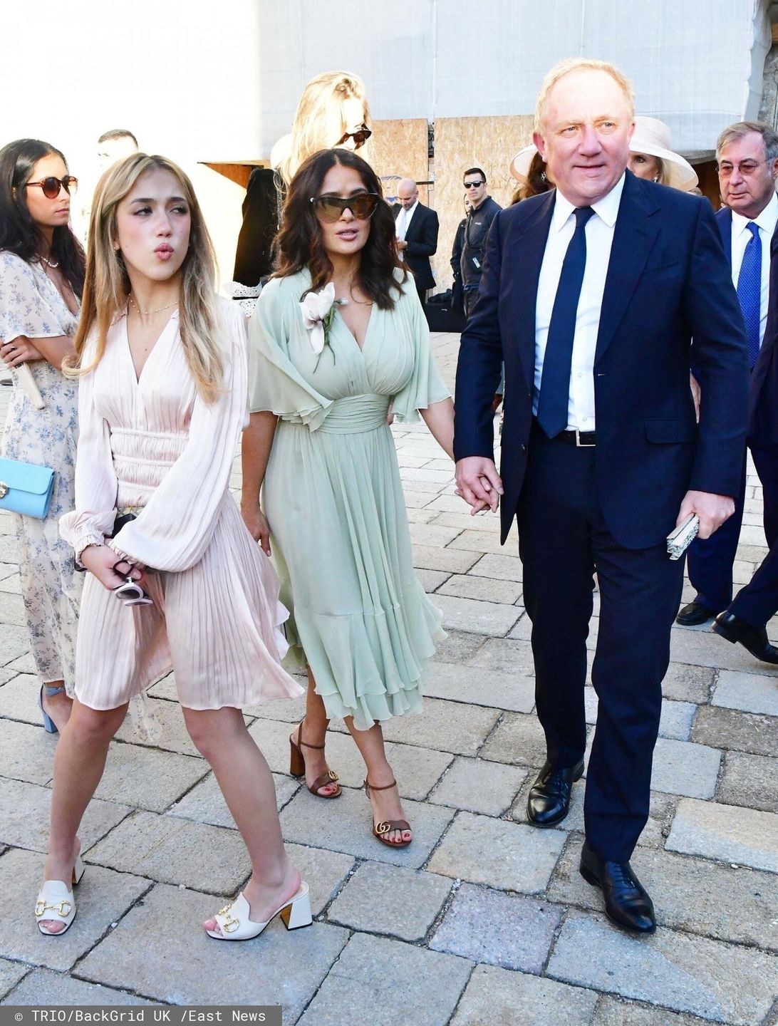 Córka Salmy Hayek bawi się z rodzicami na ślubie