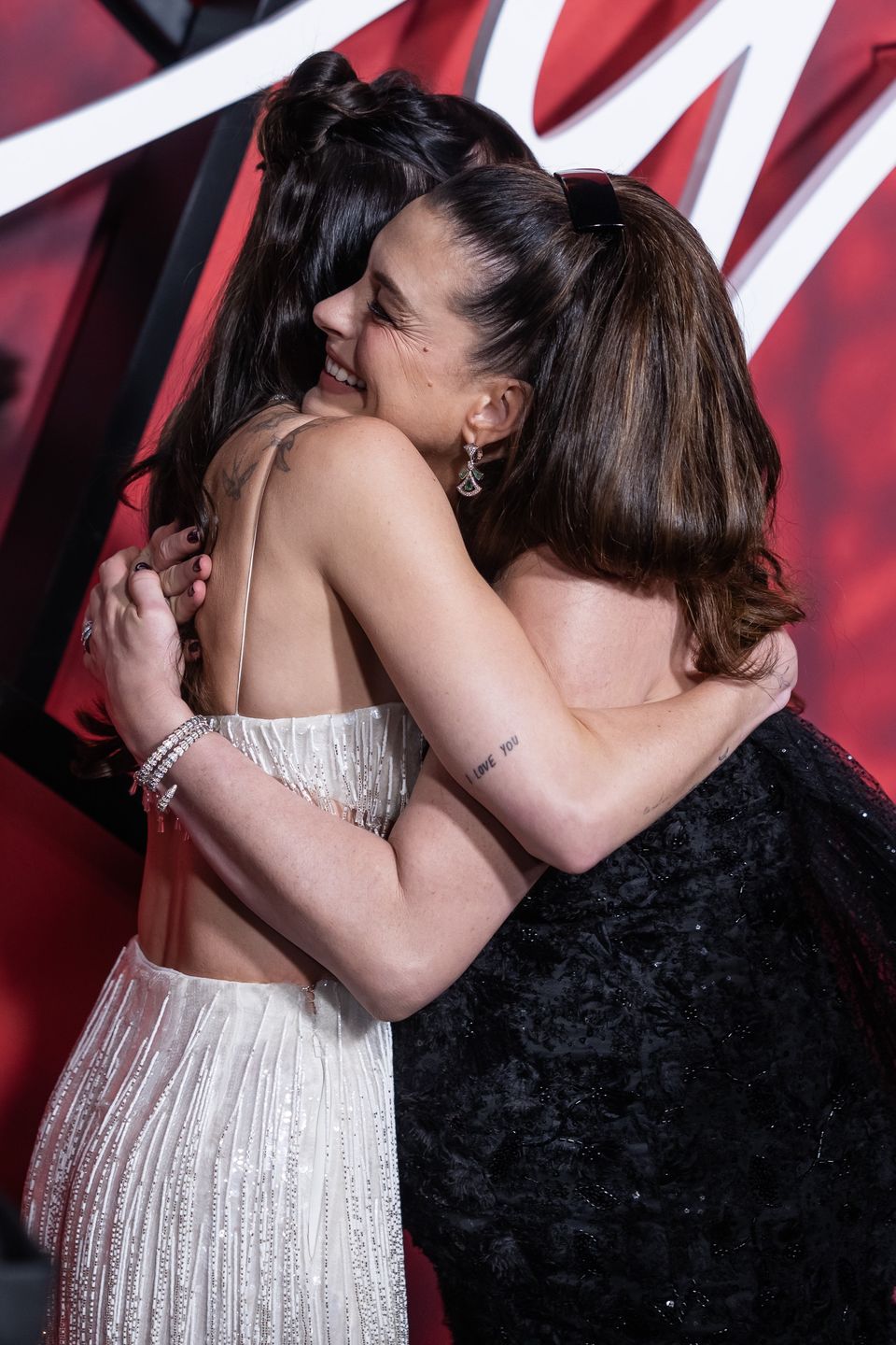 Anne Hathaway i Dakota Johnson