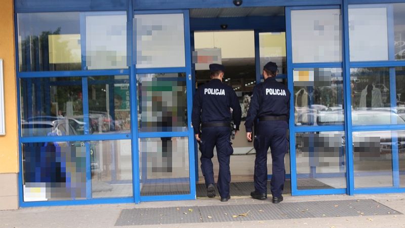 Legnica. Pobił ochroniarzy za trzy butelki whisky. Grozi mu nawet 10 lat więzienia