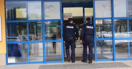 Legnica. Pobił ochroniarzy za trzy butelki whisky. Grozi mu nawet 10 lat więzienia