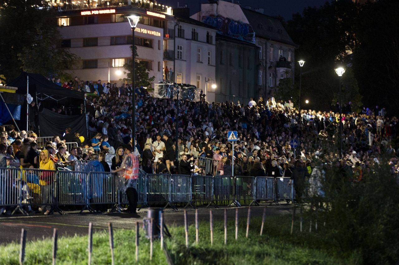 Tegoroczne smocze widowisko w zakolu Wisły wzbudziło kontrowersje wśród mieszkańców. Przyciągnęło tłumy, ale nie wszystkim się spodobało