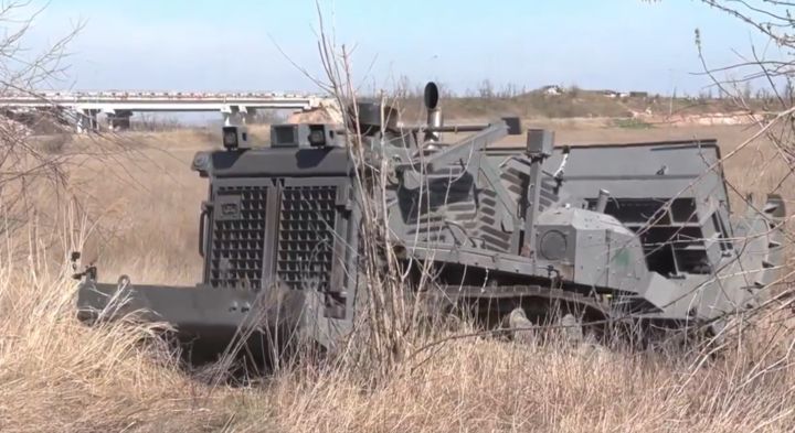 Russia's "Stalker" robot trials demining operations in Donbas