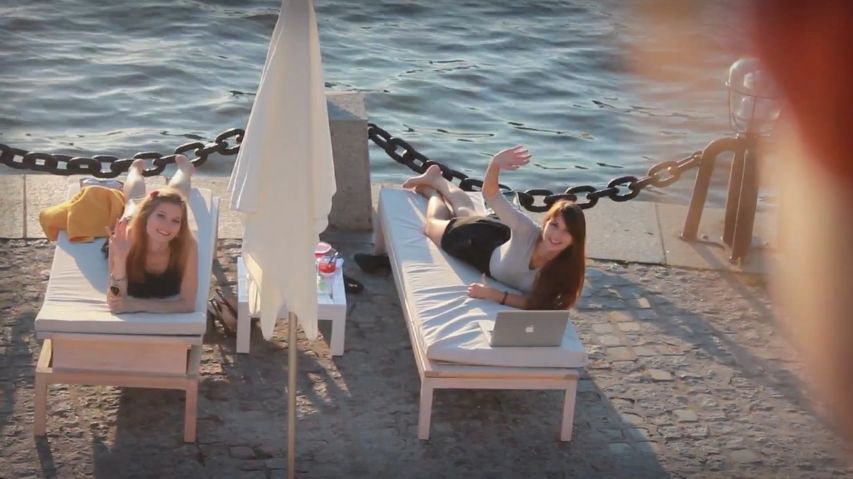 Dziewczyno, chcesz iPada 2? Rozbierz się dla Putina [wideo] 1