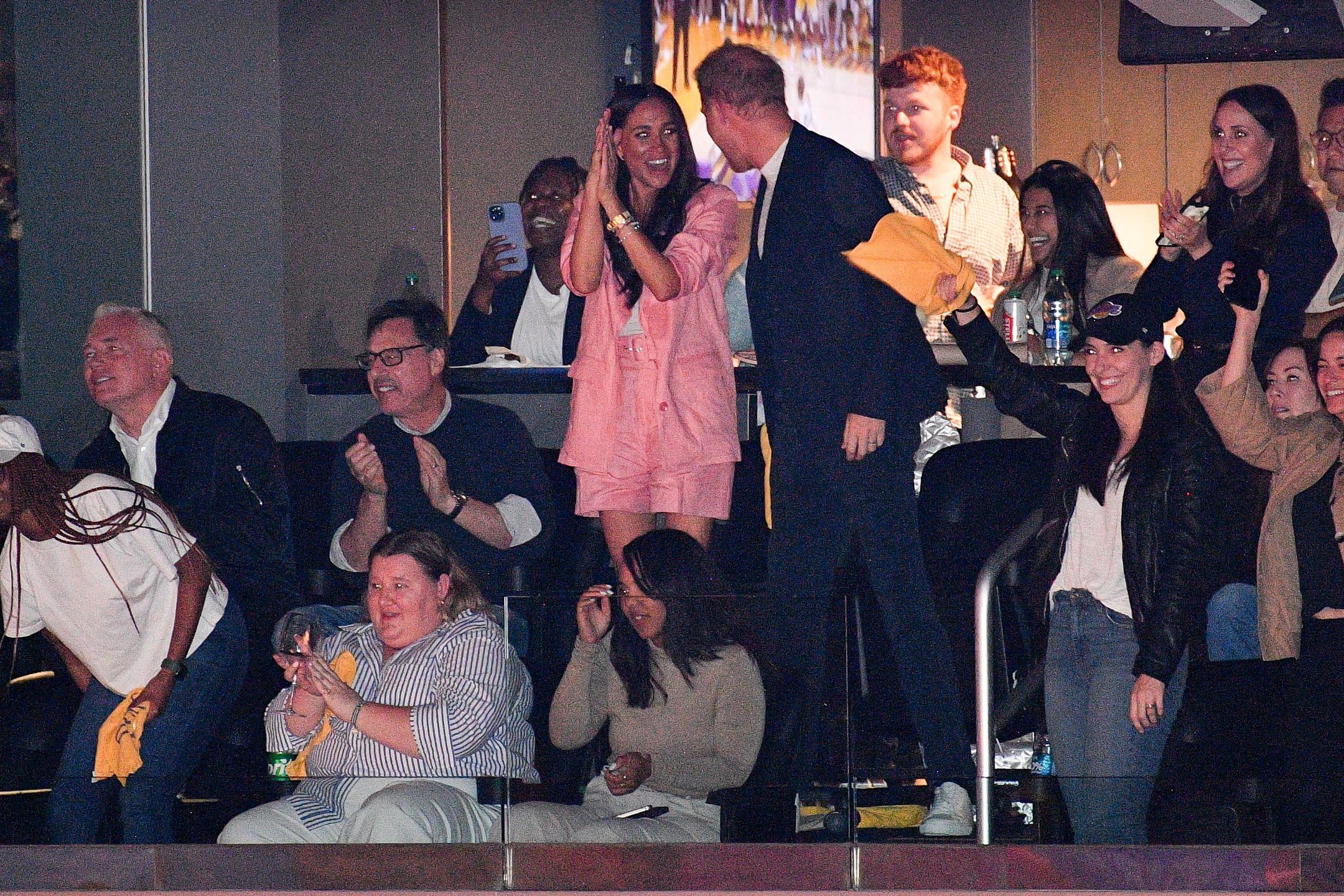 Książę Harry i Meghan Markle na meczu Lakersów
