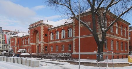 Policja zatrzymała studenta. Groził wykładowcy, miał planować zamach