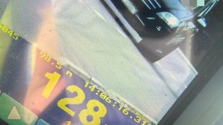 Pędził 128 km/h w terenie zabudowanym. Policja nie miała litości