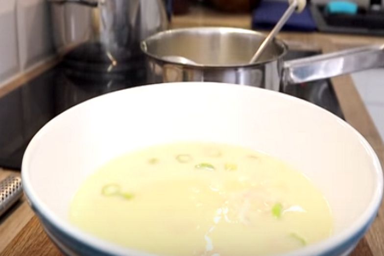 Zachowaj smak lata, czyli przepis na grecką zupę cytrynową