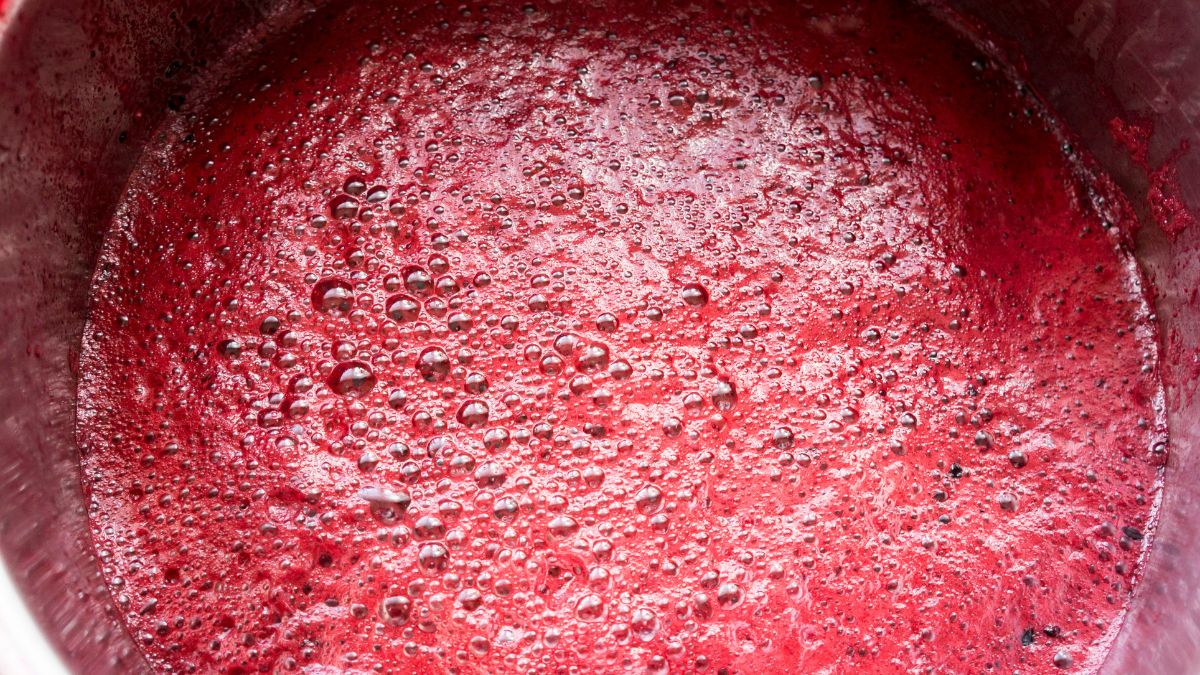 Dlaczego warto spożywać sok z aronii? 