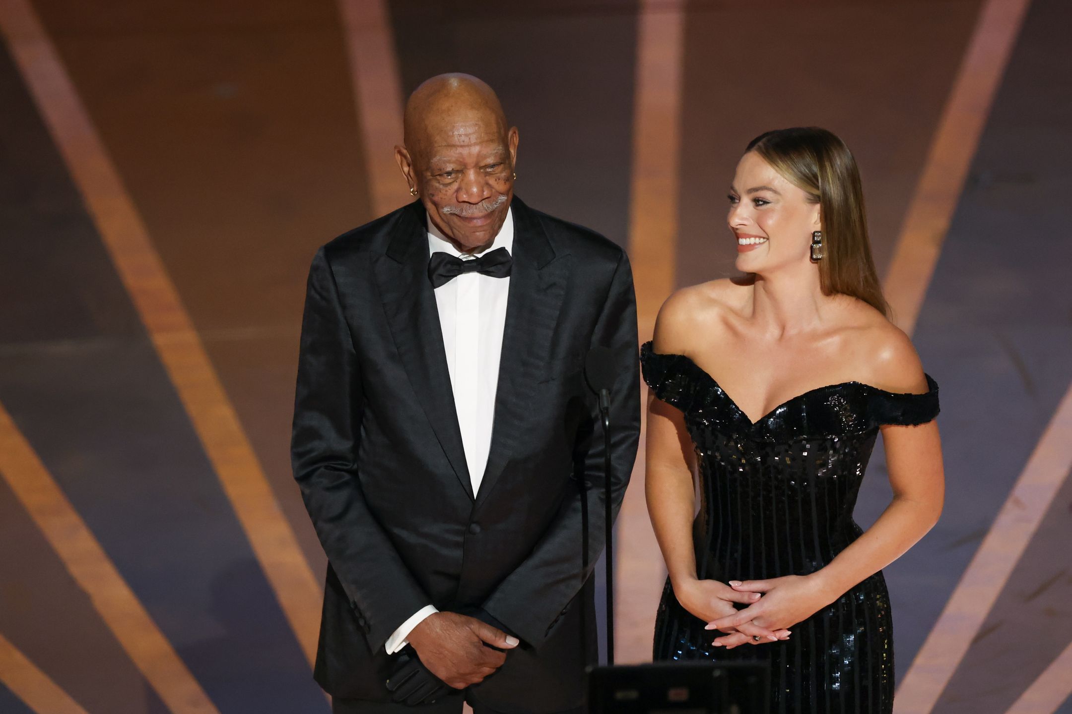 Oscary 2023. Margot Robbie błyszczy w sukni Armani Prive