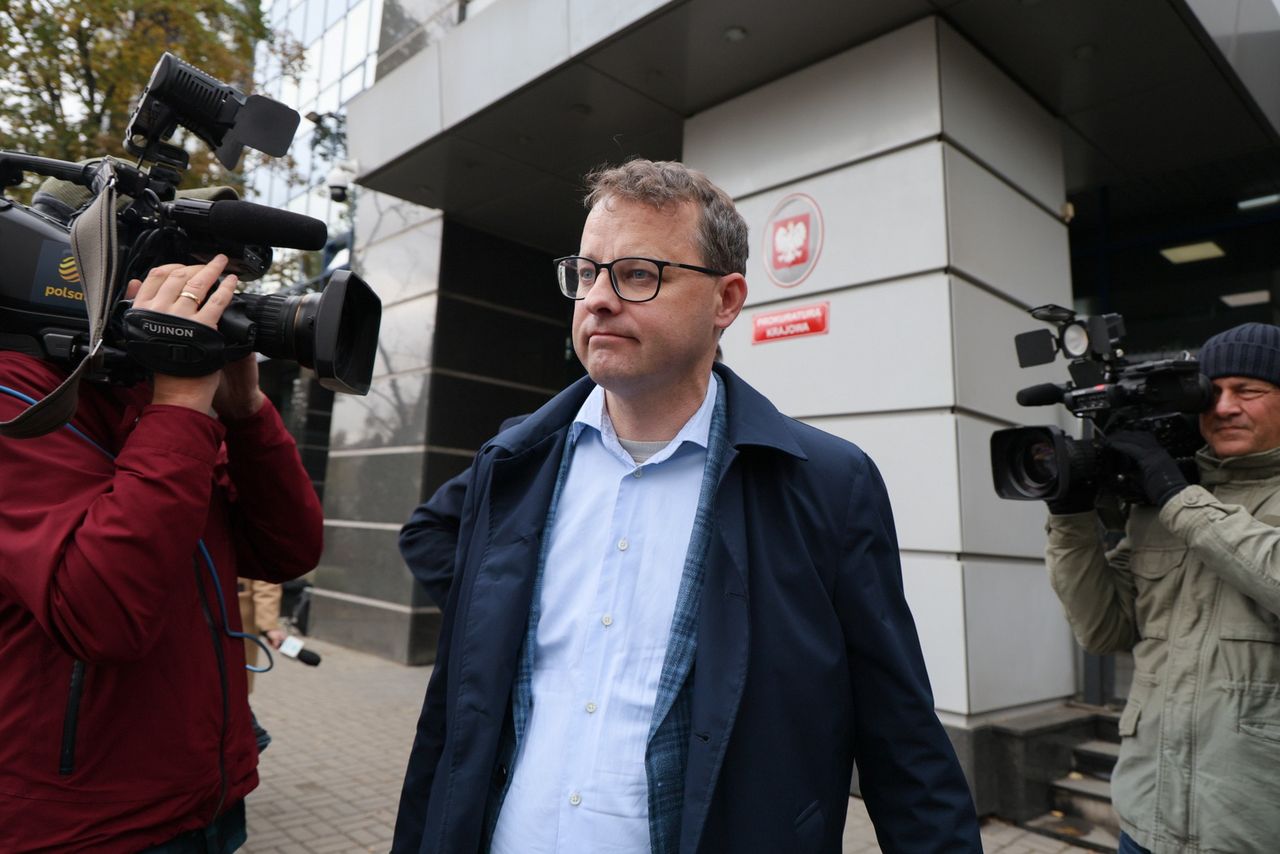 Romanowski po przesłuchaniu. "Prokurator zmienił zakres zarzutów"