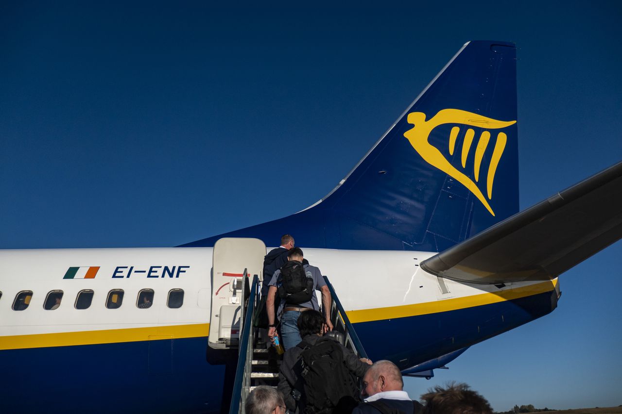 42 pasażerów nie poleciało do Dortmundu. Linie lotnicze wreszcie zabrały głos