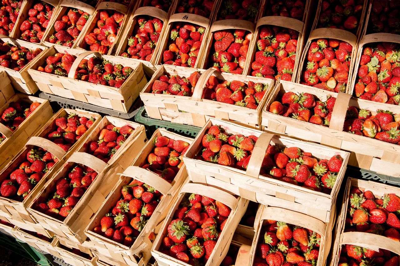 Drogie truskawki na osiedlowych bazarach. Łubianka za ponad 40 zł
