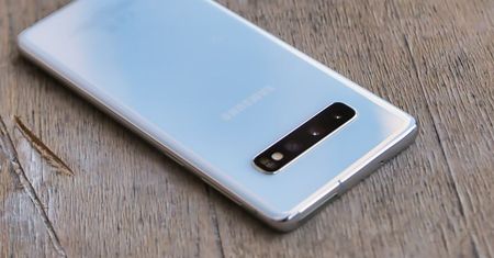 Samsung wycofał Androida 11 i One UI 3.0 dla serii Galaxy S10