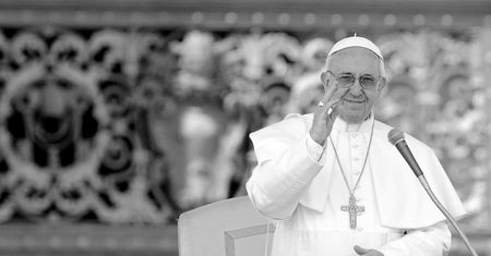 Papież a kobiety. "Tak" dla rozdawania komunii, "nie" dla święceń