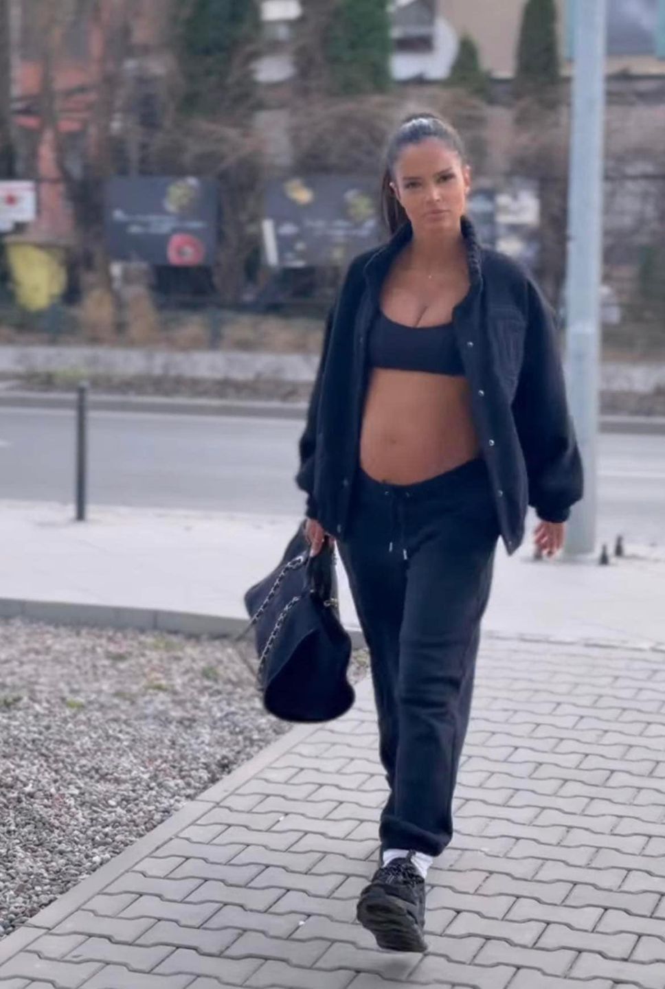 Klaudia El Dursi odsłania ciążowe krągłości podczas treningu 