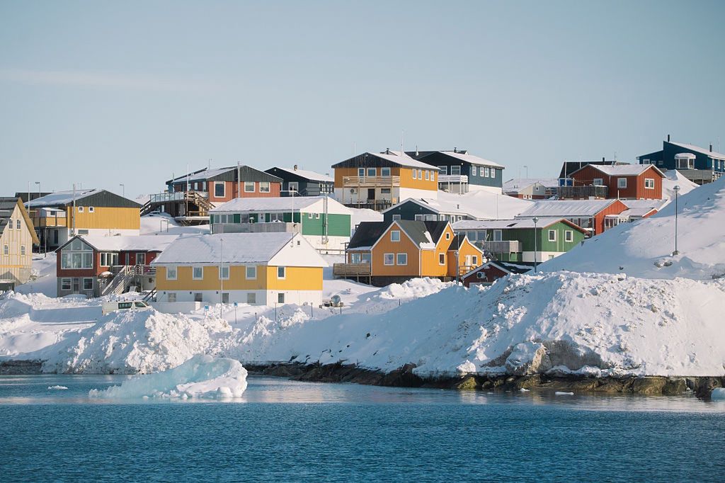 Amerykanie szukają domów i ziemi. Grenlandia zmienia prawo