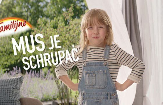 Wafelki Familijne promowane hasłem "Mus je schrupać"