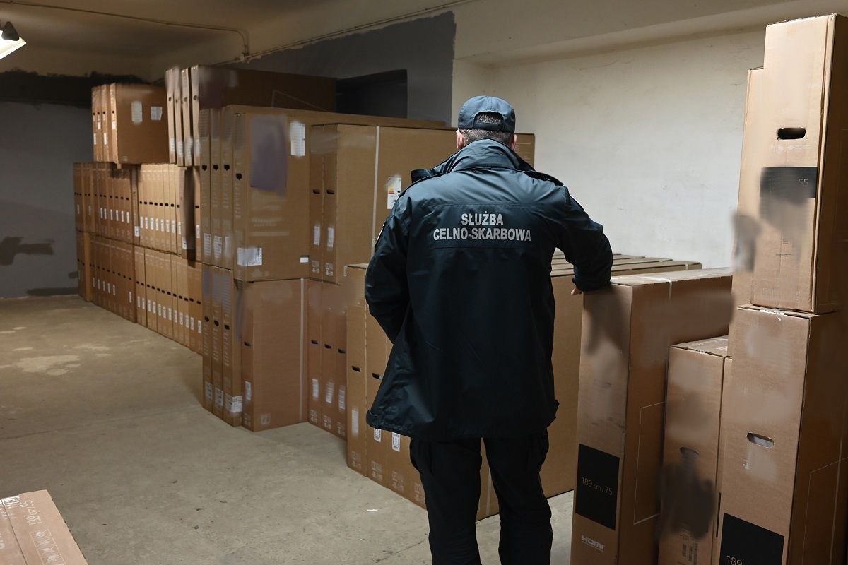 Podrobiona elektronika zabezpieczona przez lubelską KAS