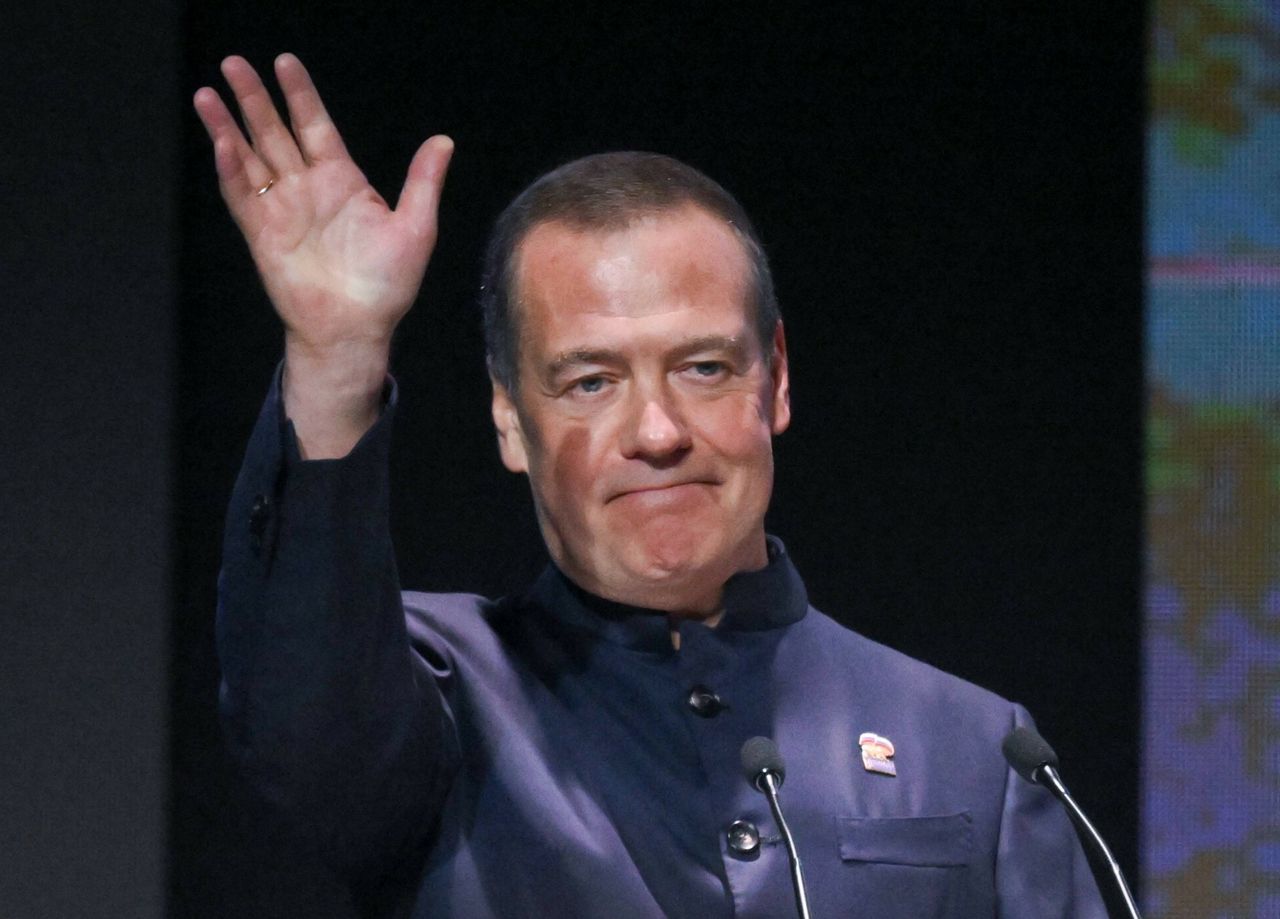 Miedwiediew chce wrócić do polityki. Ma dość bycia "trollem"