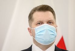 Powrót do szkół. Uczniów czekają szczepienia na COVID-19? Czarnek komentuje