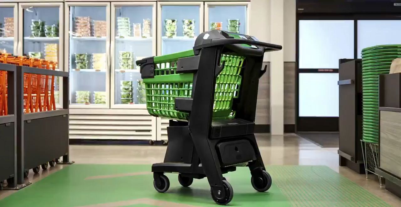 Amazon prezentuje inteligenty wózek na zakupy. Koniec z kolejkami przy kasach