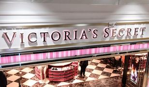 Модель Victoria's Secret’s приїхала до Польщі допомагати українським біженцям