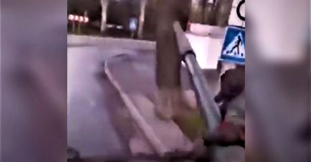 Żołnierze Putina pośmiewiskiem. Kuriozalne sceny w drodze na front