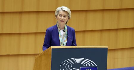 Komisja Europejska renegocjowała umowę z Pfizerem. "Pozostaje więcej pytań niż odpowiedzi"