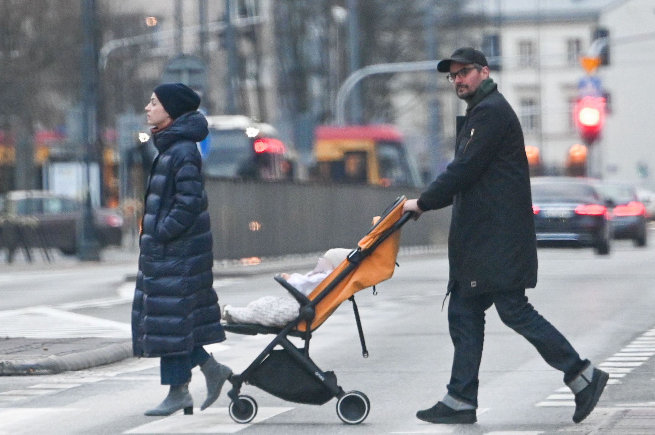 Agnieszka Więdłocha i Antoni Pawlicki z córką w parku