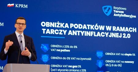 Niższy VAT na żywność i paliwo od lutego. Rząd przyjął tarczę antyinflacyjną 2.0