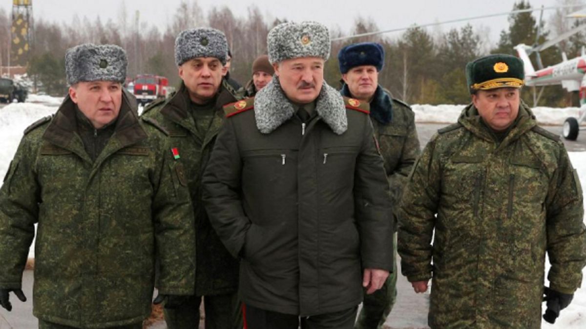 Czy Aleksander Łukaszenka ma problem ze swoją armią?