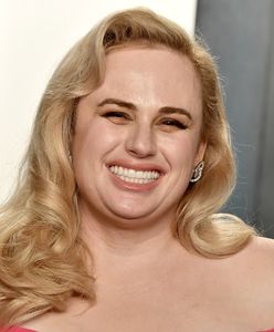 Gdzie podziały się nadliczbowe kilogramy? Rebel Wilson pokazała talię