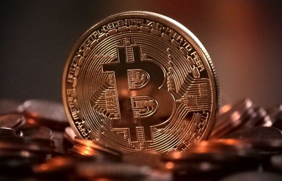 Transakcja bitcoinem emituje tyle CO2, co gospodarstwo domowe przez trzy tygodnie