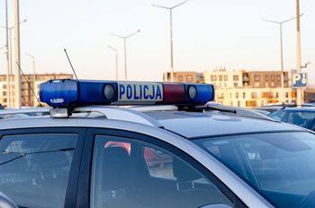 Zderzenie citroena i renault w centrum Kielc. Jedna osoba trafiła do szpitala