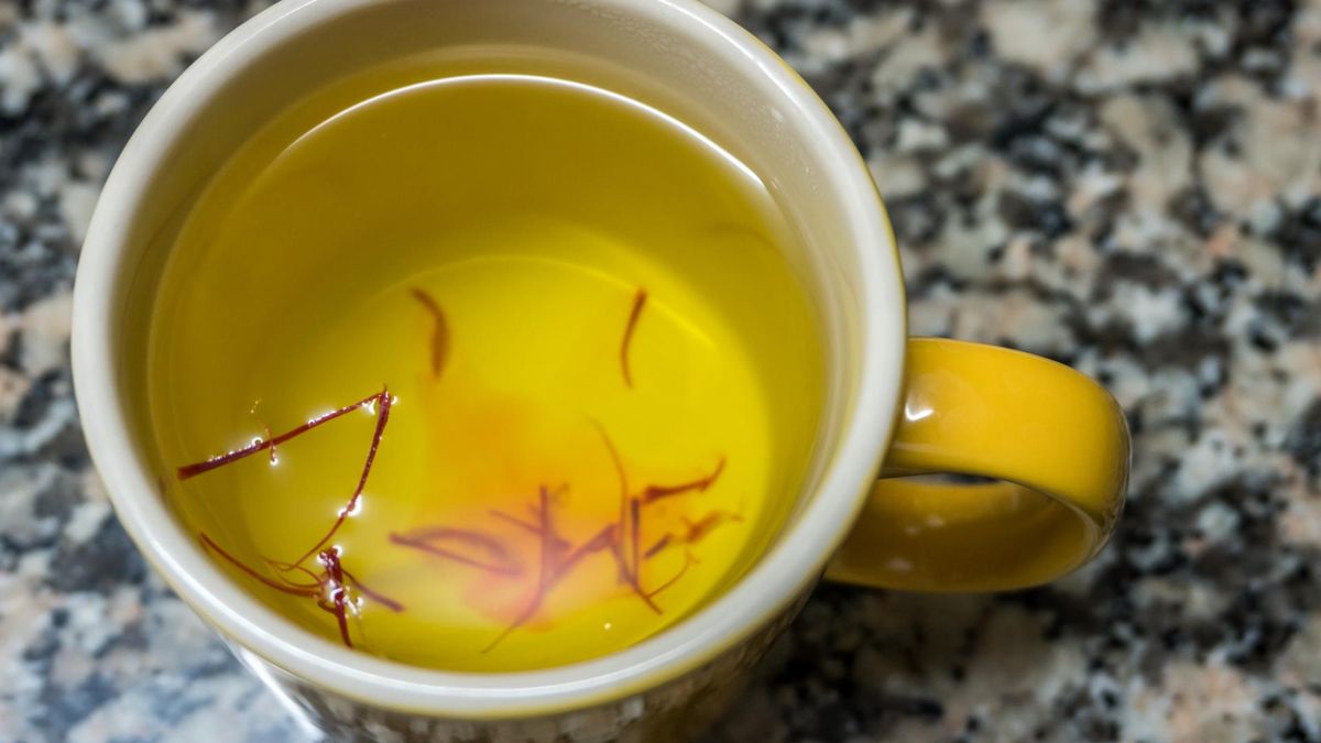 Jakie właściwości wykazuje szafran?