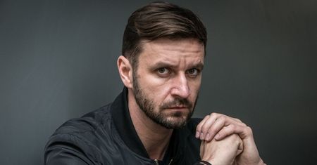 Piotr Domalewski o "Hiacyncie", którego zobaczą widzowie na świecie: "Nagle ktoś wybrał, że osoby o danej orientacji seksualnej są wrogami narodu"