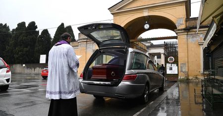 Koronawirus w Polsce i na świecie. Wzrost liczby zgonów we Włoszech, ponad 800 tys. zakażonych w USA