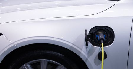 Elektryki nawet w Polsce są bardziej eko niż spalinowce. Mimo wszystko